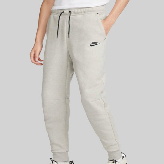 Nike Tech Slim Fit Sweatpants